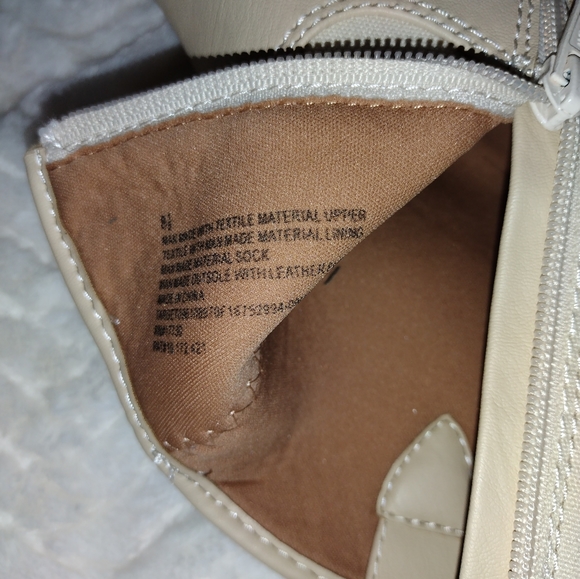 Kay Boots - Picture 4 of 6